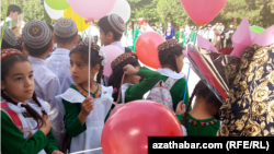 Okuwçylar. Türkmenistan (illýustrasiýa suraty)