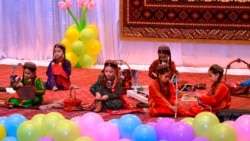 Salam, Dogan! Hökümetiň girizen geýim-eşik düzgüni 'tabynlygy' maksat edinýär