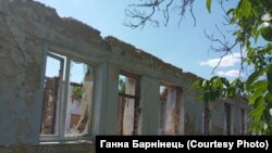 В селищі Карʼєрне майже не лишилося вцілілих будинків
