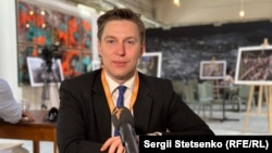 Член правління Суспільного Дмитро Хоркін на конференції «ЗМІ та Україна» у Празі