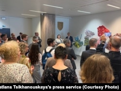 Сьвятлана Ціханоўская і Ўладзімер Астапенка падчас адкрыцьця офісу Місіі дэмакратычнай Беларусі ў Брусэлі