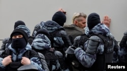 Навальный менен коштошуу акциясы учурунда тартылган сүрөт. 2024-жылдын 1-марты.  