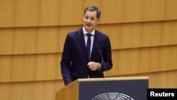 Александер де Кроо послався на розслідування в Чехії, яке викрило «операцію з проросійського впливу у Європі, яка включає кілька типів шпигунських мереж»