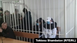 Чыңгыз Жумагуловдун өлүмүнө шектүүлөр сот залында. 16-март, 2023-жыл.