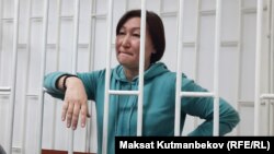 Активист Зарина Төрөкулова Бишкектин Биринчи май райондук сотунда. 29-ноябрь, 2023-жыл.