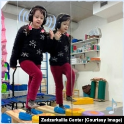 Дитина, яка ходить до львівського осередку центру