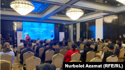  "Илимдеги кыздар" долбооруна арналган жыйын. 