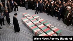 Ալի Խամենեին մասնակցում է Դամասկոսում հրթիռակոծության հետևանքով զոհվածների հուղարկավորությանը