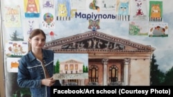 Малюнок маріупольчанки, на якому зображений центр міста