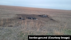 Молдовага кулаган "Шахед" дронунун сыныктары. 11-февраль 2024-жыл. Иллюстрация 