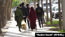 Яке аз кӯчаҳои шаҳри Душанбе