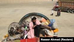 حکومت طالبان: بیش از شش هزار افغان روز شنبه از پاکستان اخراج شدند