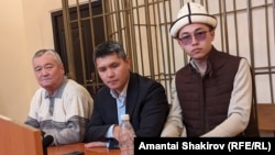 Ырыс Жекшеналиевдин иши боюнча соттук отурум. (Ырыс Жекшеналиев оң жактан биринчи) 7-февраль, 2024-жыл.