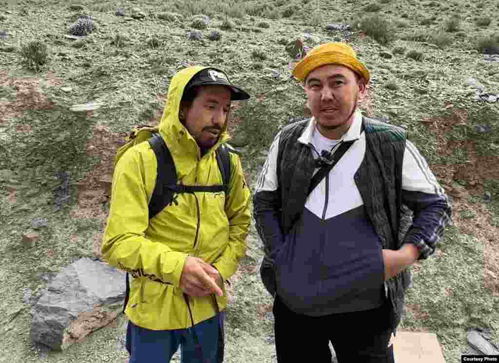  Ишкер Жунус Каразаков чет элдик турист менен&nbsp; &nbsp; &nbsp; 