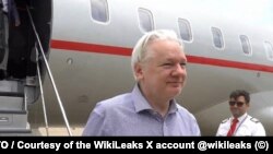 WikiLeaks сайтынын негиздөөчүсү Жулиан Ассанж Лондондон Бангокко учуп келди. 25-июнь, 2024-жыл.
