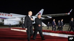 Կիմ Չեն Ընy Փհենյանի օդանավակայանում դիմավորում է Պուտինին, 18-ը հունիսի, 2024թ․