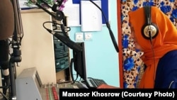 با تسلط طالبان به قدرت تعداد زیادی از دختران خبرنگار وظایف خود را از دست داده اند