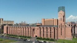 Կարմիր գծեր սահմանելով, կիթառ նվագելով, խոստումներով. քարոզարշավը մեկնարկեց