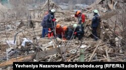 Наслідки російського обстрілу у приватному секторі Запоріжжя, 22 березня 2024 року