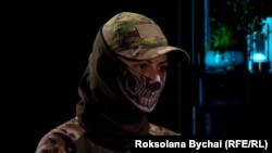 Коли рятувала трьох бійців надворі, зрозуміла, що у них поранення найскладніші. Їх першими і забрала до стабілізаційного пункту