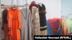 برخی از نمونه های کار دختران و زنانی که در فراه خیاطی می آموزند