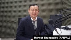 Асылбек Насирдинов.