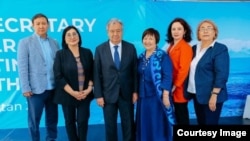 Жарандык коомдун өкүлдөрү БУУнун баш катчысы Антониу Гутерриш менен. 2-июль, 2024. 