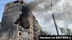 Орус армиясынын ракетасы тийген карапайым тургундар жашаган үй. Кривой Рог, Украина. 31-июль, 2023-жыл. 