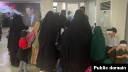 Власти Таджикистана вернули десятки женщин и детей из Сирии и Ирака