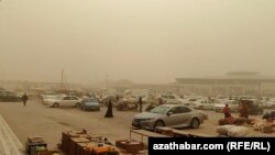 Пыльный шторм в Байрамали. Ноябрь, 2023. 