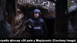 Мстислав Чернов і зараз продовжує знімати війну в Україні