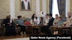 Деякі діти втратили батьків. Опіку над ними взяли родичі