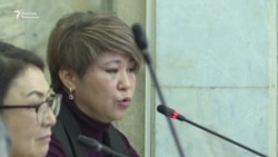 “Блогерлерди чектейт. Аккредитация алыш керек”. Депутаттар талаштуу мыйзам долбоорун артка кайтарды 