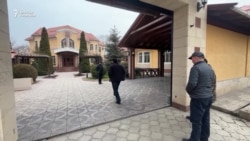 Ош мэриясы Матраимовдун үйүнүн тосмосун бузду