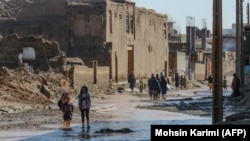 بارندگی های شدید و سیلاب های اخیر در افغانستان مشکلات فراوانی به مردم ایجاد کرده است.