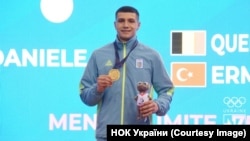 У фінальному поєдинку за золото у ваговій категорії до 75 кг українець Андрій Заплітний переміг італійця Даніеле де Віво