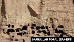 در بامیان به خانواده های مغاره نشین خدمات صحی مهیا نیست و مردم مجبور اند برای تداوی فاصله های طولانی را بپیمایند