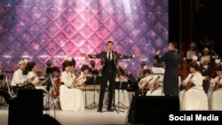 Карамолдо Орозов атындагы академиялык эл аспаптар оркестри.