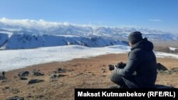 Таластагы Каракол жайлоосундагы тоолор. Сүрөт иллюстрация үчүн колдонулду. 