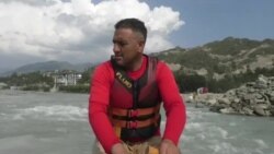 د سوات محمد هلال د خدمت په جذبه له سینده مړي باسي