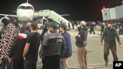 ХIинжа-ГIалара аэропортан кеманийн майдана кхаьчна Дагестанан бахархой, 2023 шо, гIадужу-беттан 29-гIа
