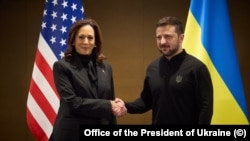 АКШнын вице-президенти Камала Харрис жана Украинанын президенти Владимир Зеленский. Бюргеншток, 15-июнь 2024-жыл