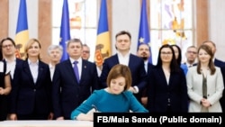 Молдованын президенти Майя Санду өлкөсүнүн Евробиримдикке кошулуу тууралуу сүйлөшүүлөрдү баштоо буйругуна кол коюп жатат. 21-июнь, 2024-жыл.