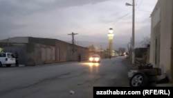 Пылевая буря в Бахердене. Туркменистан, февраль, 2023. 