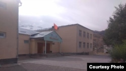 Орто-Нура айылындагы мектеп.