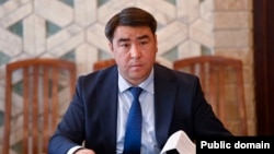 Жанар Акаев.