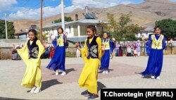 Улуу Памирдеги бийчи кыздар. 07.10.2023.