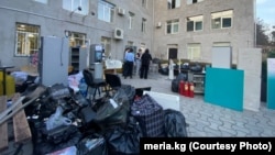 Алмазбек Исманкуловдун “Көздүн микрохирургиясы” клиникасынын чыгарылышы. Бишкек мэриясы тараткан сүрөт.