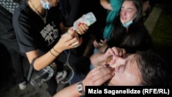 Внаслідок застосування силовиками спецзасобів постраждали кілька громадян
