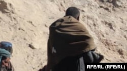 تصویر شخص معتاد در اینجا جبنه تزئینی دارد